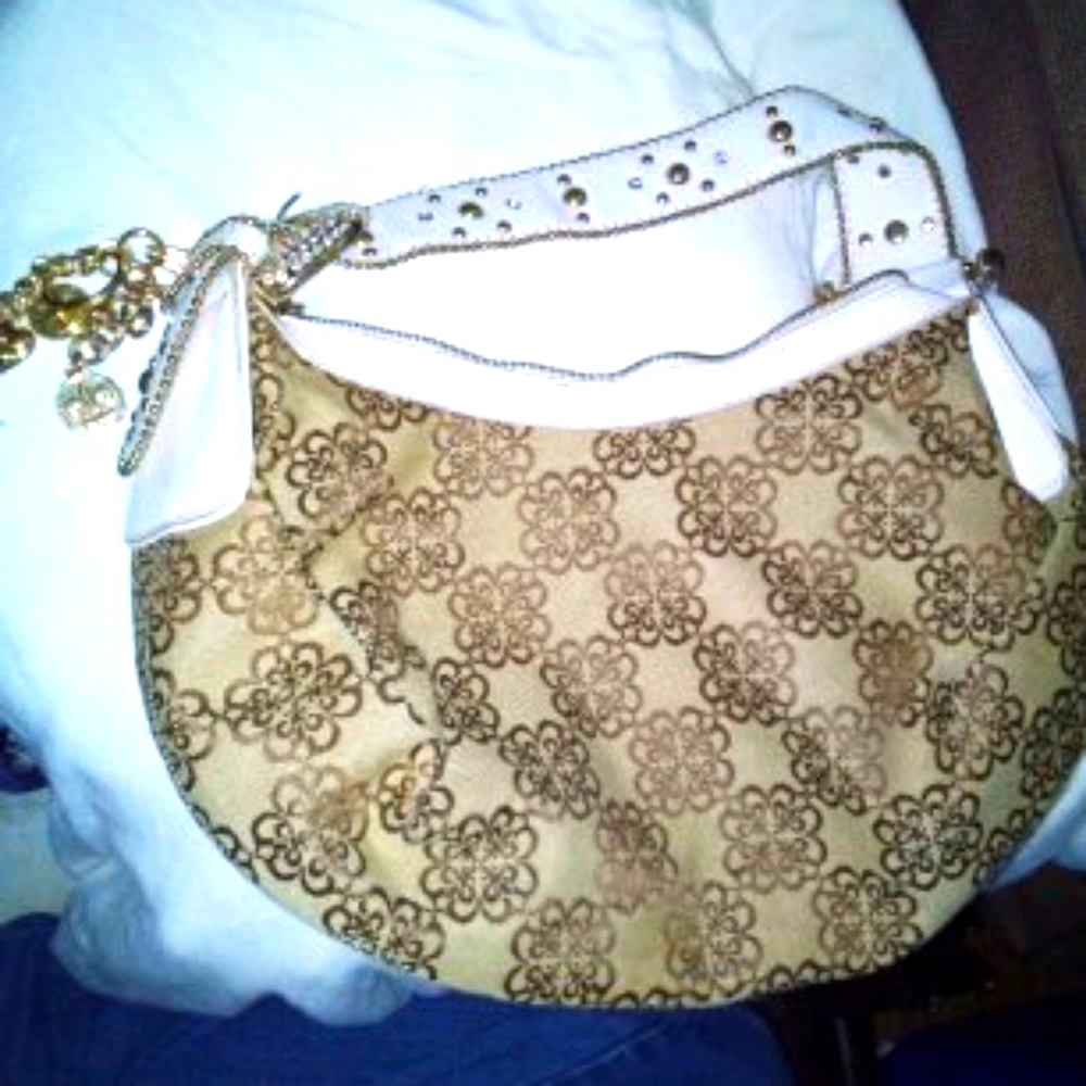 Nice purse. GREAT DISIGN!!!